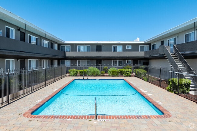 Photo - Garden Court Apartments