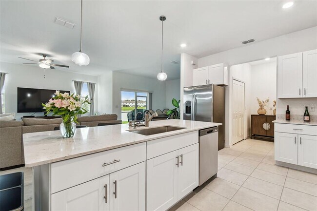 Photo - 10380 Lavender Aster Trl