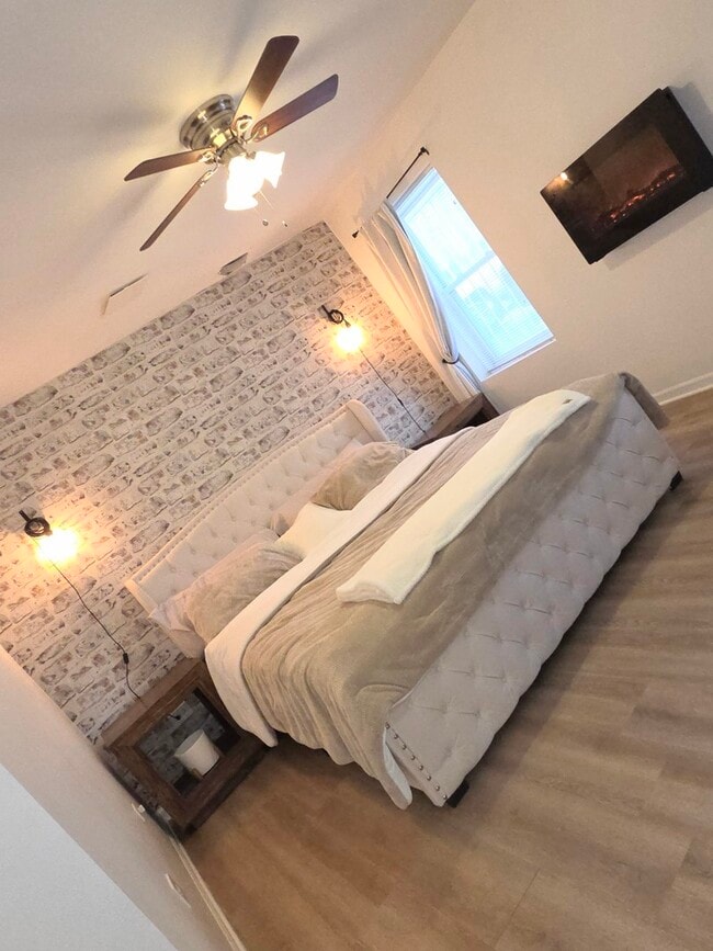 Photo - 4427 N Lawndale Ave Unit G