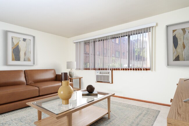 Photo - 2001 Bryant Ave S