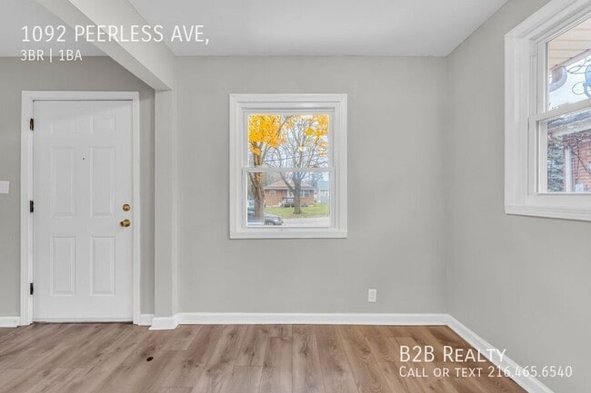 Photo - 1092 Peerless Ave