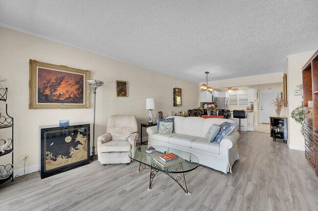 Photo - 29 Yacht Club Dr Unit 504