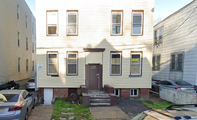 Building Photo - 94 Stevens Ave Unit 3R Rental