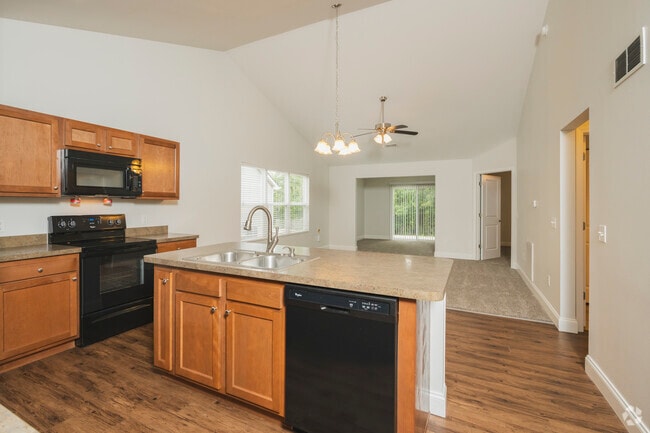 2BR, 2BA - 1,264SF - Kitchen - River Oaks Properties