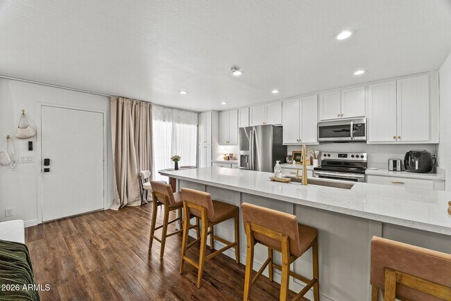 Photo - 1024 N 85th Pl