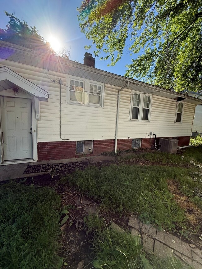 Photo - 1337 N Maple Ave