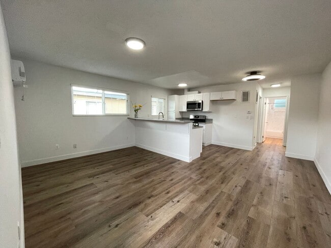 Photo - 10736 Magnolia Blvd