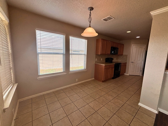 Photo - 5556 Columbia Dr