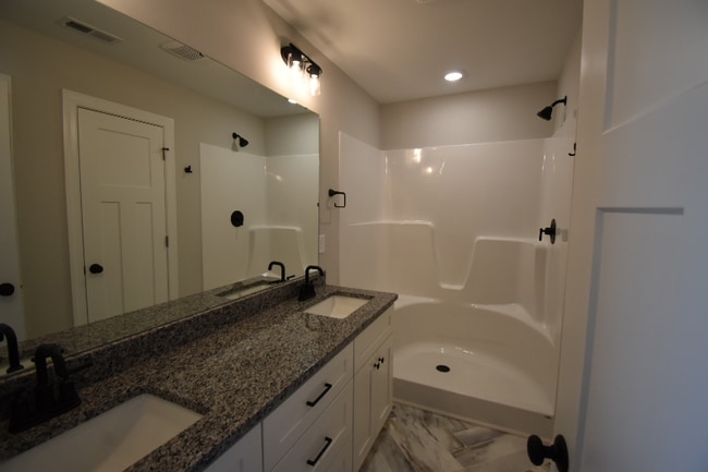 Photo - 168 W Allen St