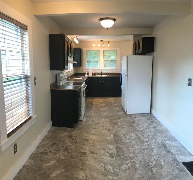 Photo - 6 Winsor Ave