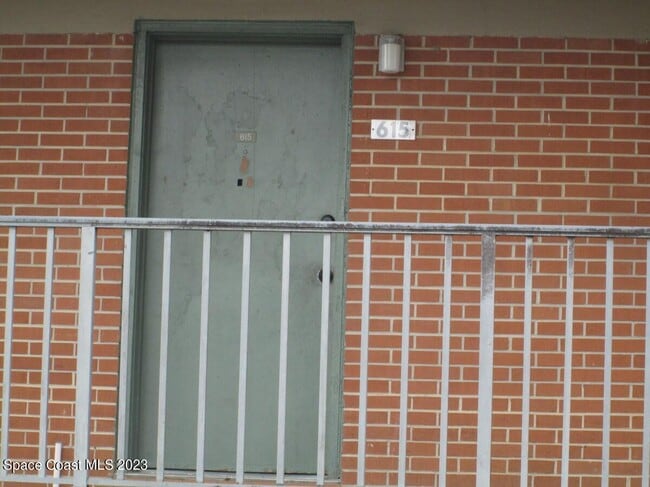 Building Photo - 800 N Fiske Blvd Unit 615