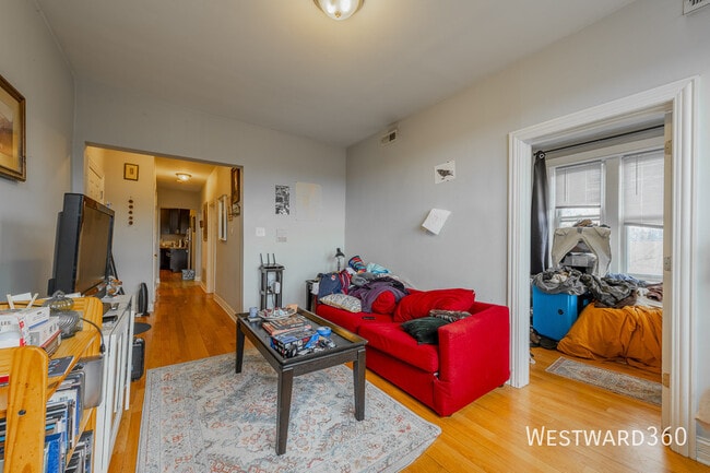 Photo - 3025 W Diversey-3 Unidad 3