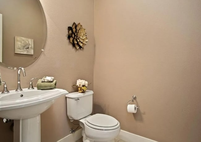 Photo - RARE Midtown Gem!  2/2.5 w-Garage!  Please Read Full Ad For Viewings