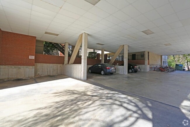 Photo - 106 E 30th St