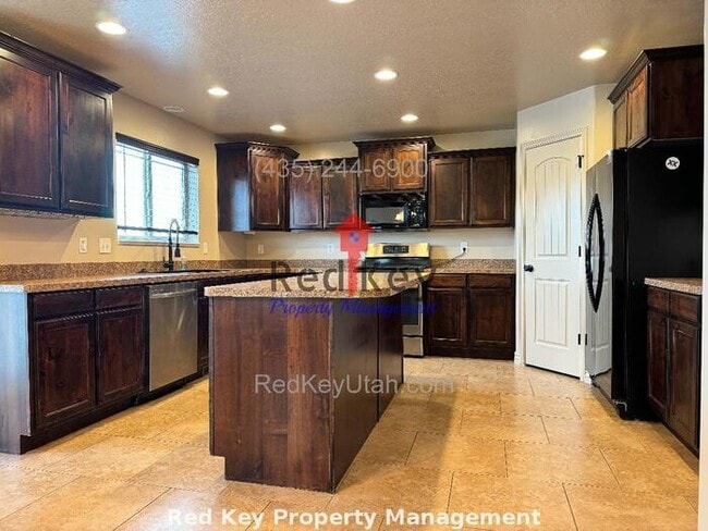 Photo - 770 N Single Family Home