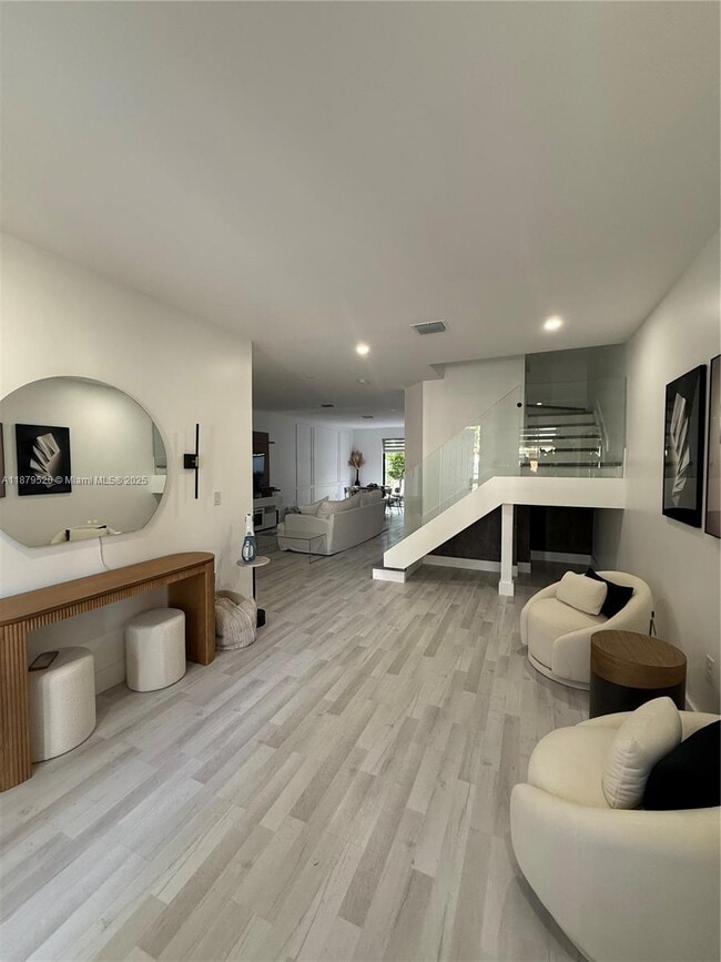 Building Photo - 10409 W 32nd Ln Rental