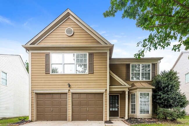 Building Photo - 135 Wallnut Hall Cir