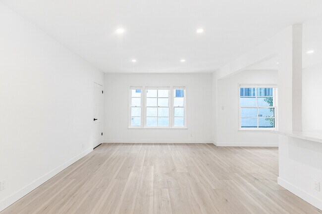 Photo - 408 N Maple Dr