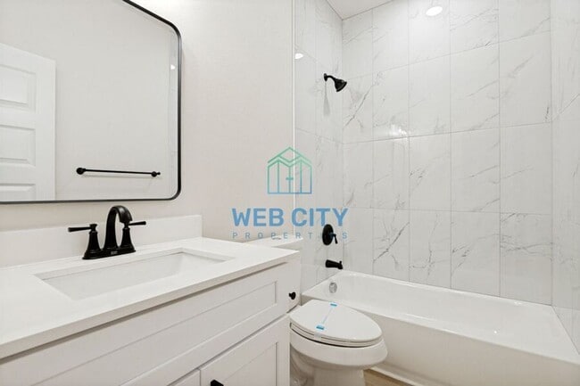 Photo - 2822 Mc Dermott Ave
