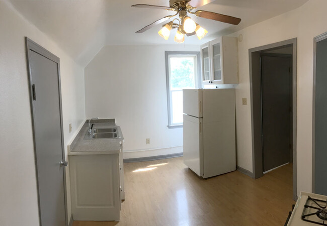 Kitchen - 3633 E Carpenter Ave Townhome