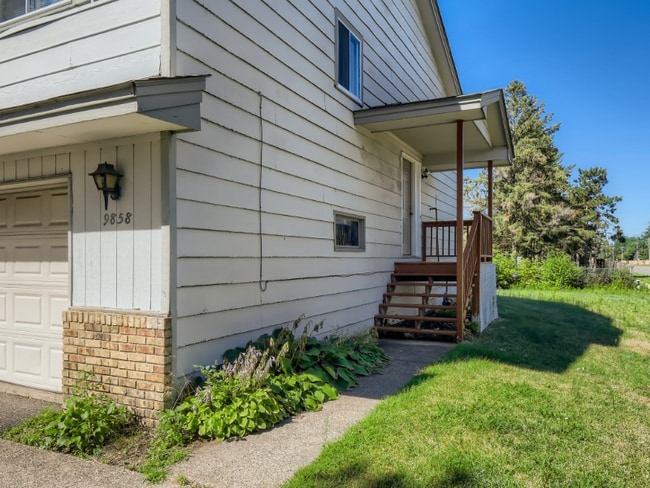 Photo - 9858 Tyler St NE