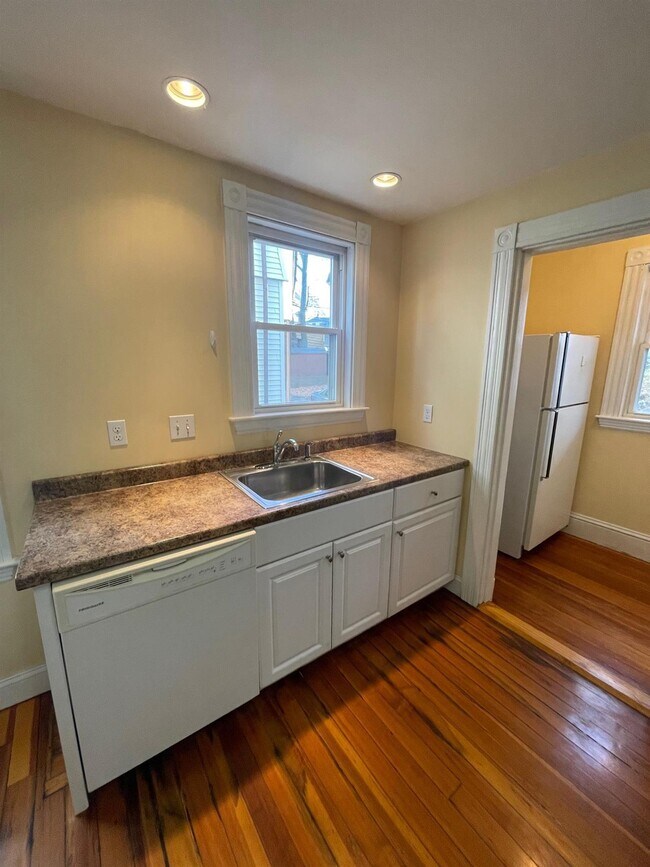 Photo - 32 Pearson Rd Unit 1