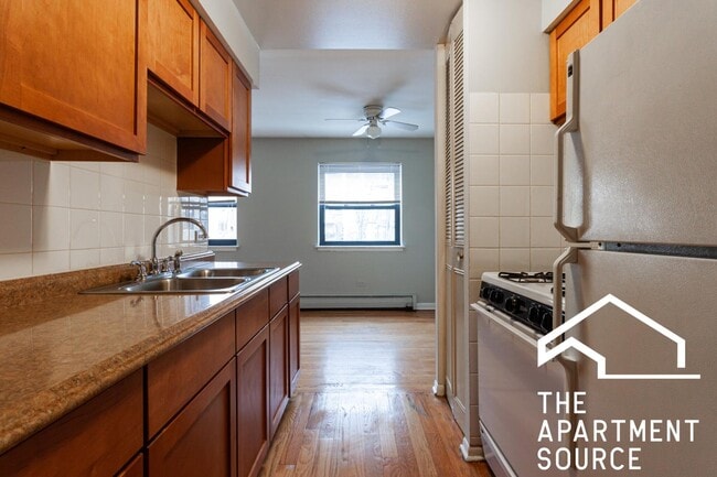 Photo - 512 W Briar Pl Unit 2
