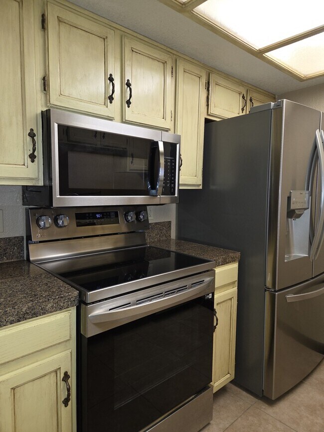 Photo - 2 Bed 2 Bath Townhome with 1 car garage in Mesa