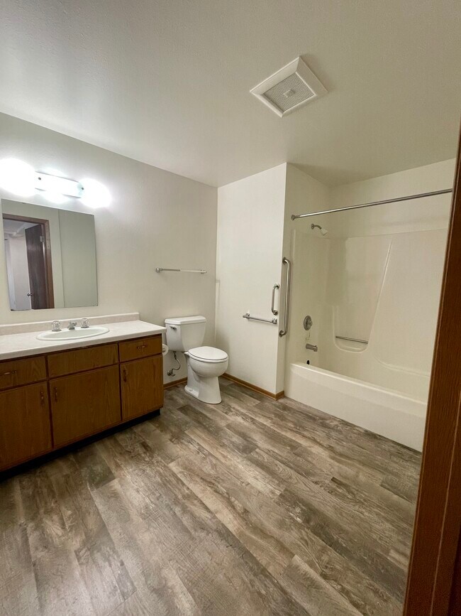 Photo - 715 S Lincoln Dr Unit 6