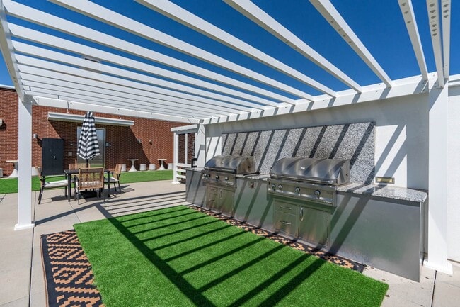 605 Place Student Housing & Co-Living