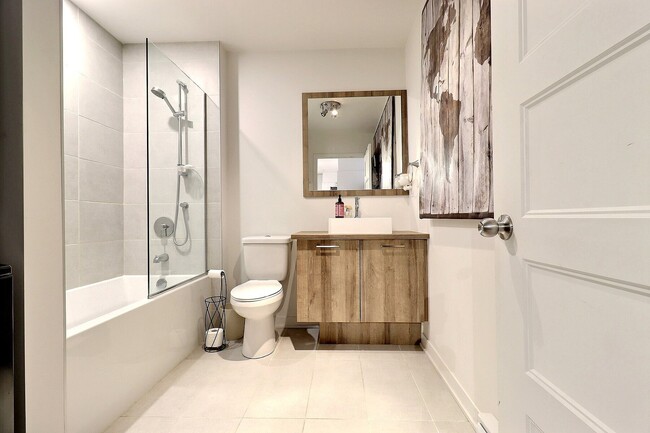 Photo - 3171 Bd de la Gare Unité 105