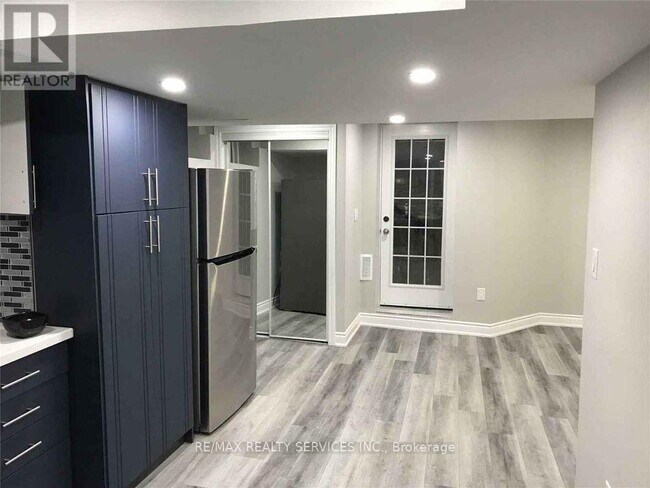 Photo - 163 Cresthaven Rd