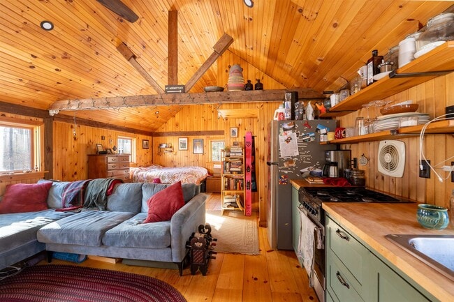 Photo - 398 Plains Rd