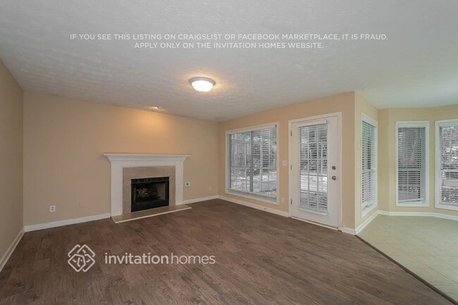 Photo - 710 Suwanee Lakes Cir NW