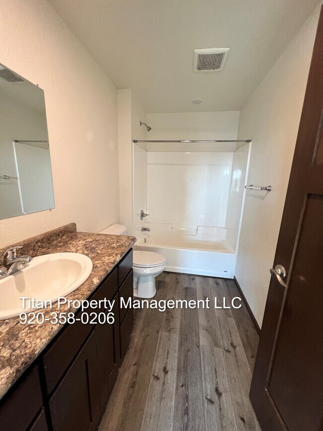 Photo - 3425 Logan Dr