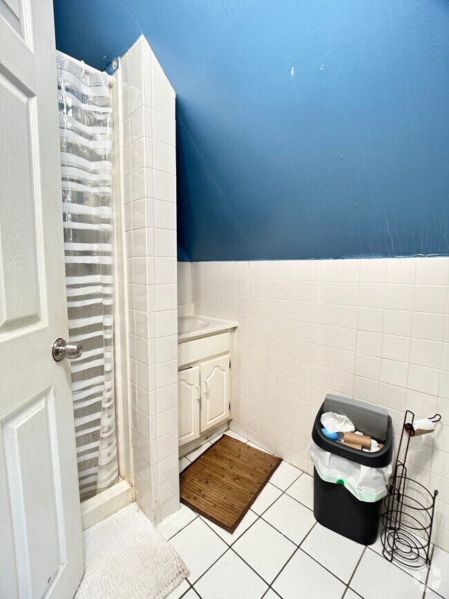 Building Photo - 72 Antwerp St Unit NA Rental
