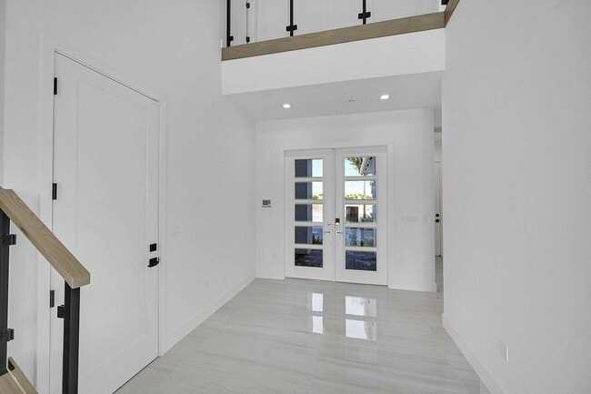 Photo - 9979 Migration Pt