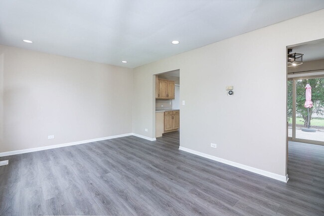 Photo - 3920 Shoreline Dr