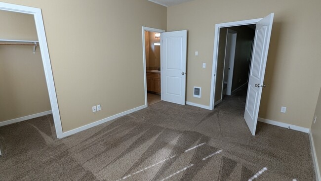 Photo - 10465 NE 5th Cir