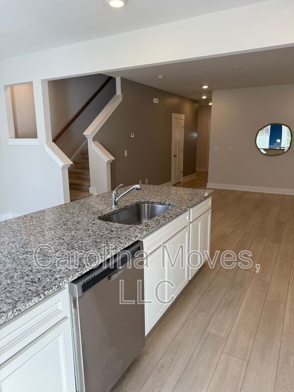 Photo - 1067 Millison Pl