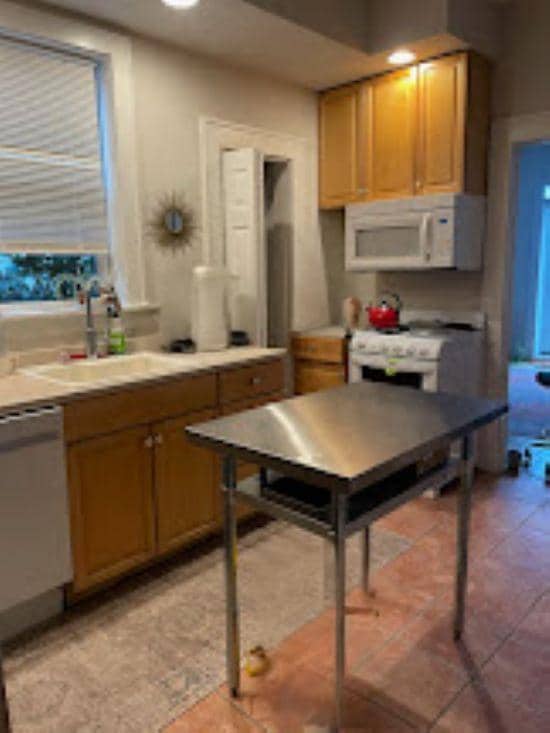 Kitchen - 8 Railroad Ave Unit 8 B