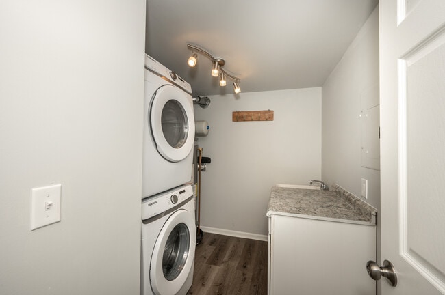 Photo - 726 Madison Ave Unit 2