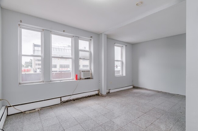 Photo - 2982 John F. Kennedy Blvd