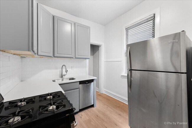 Photo - 3111 N Clifton Ave Unit 1R