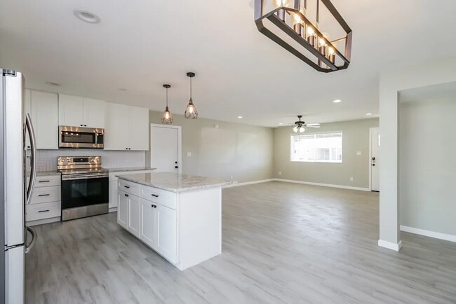 Photo - 1235 W Romo Jones St