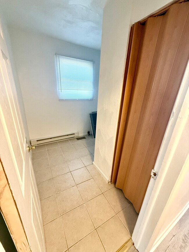 Photo - 1724 Selden Ave