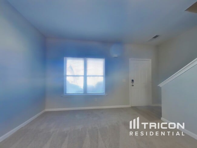 Photo - 47 Wyndham Ct