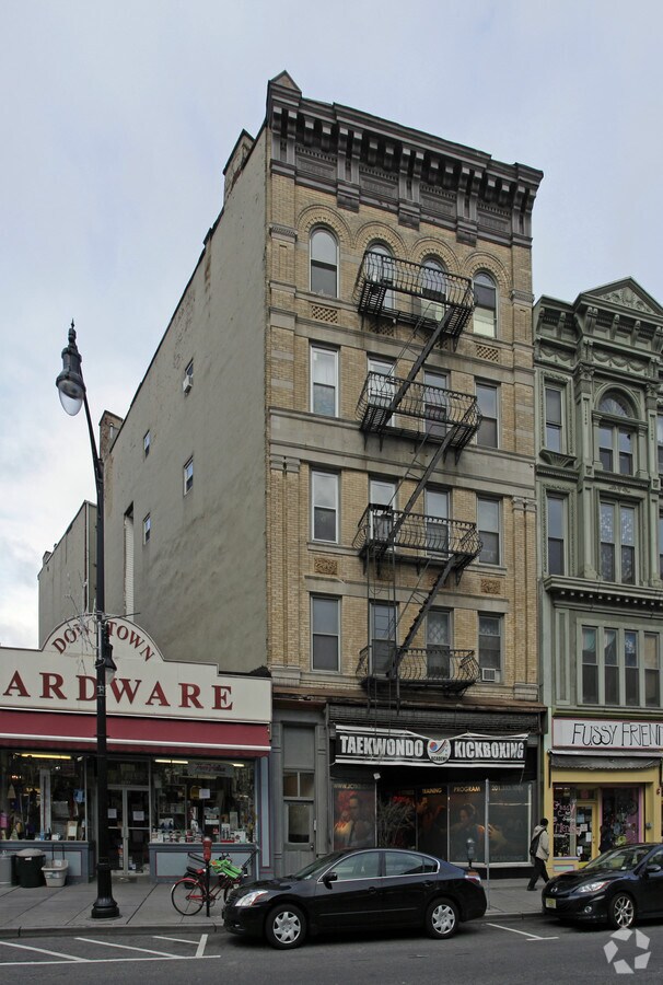 Photo - 150 Newark Ave Apartments