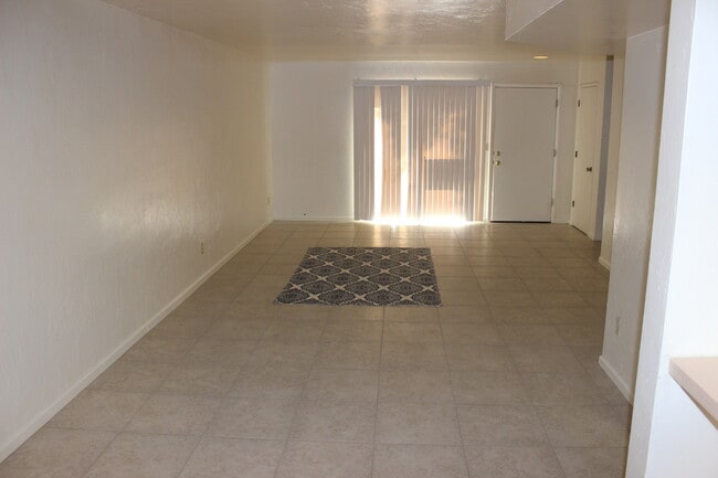 Photo - 621 S Kacee Ave
