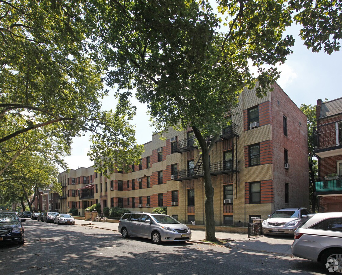 Photo - 1644 55th St